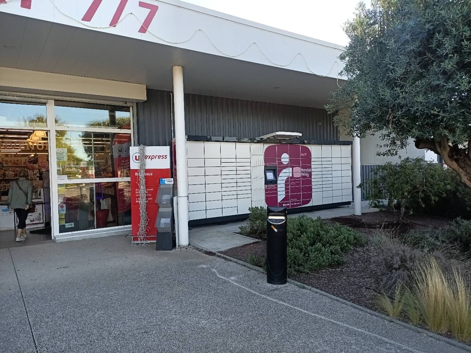 Locker 24/7 U Express St Laure, 180 180 Avenue du Général Trouchaud, 30220 Saint-Laurent-d'Aigouze