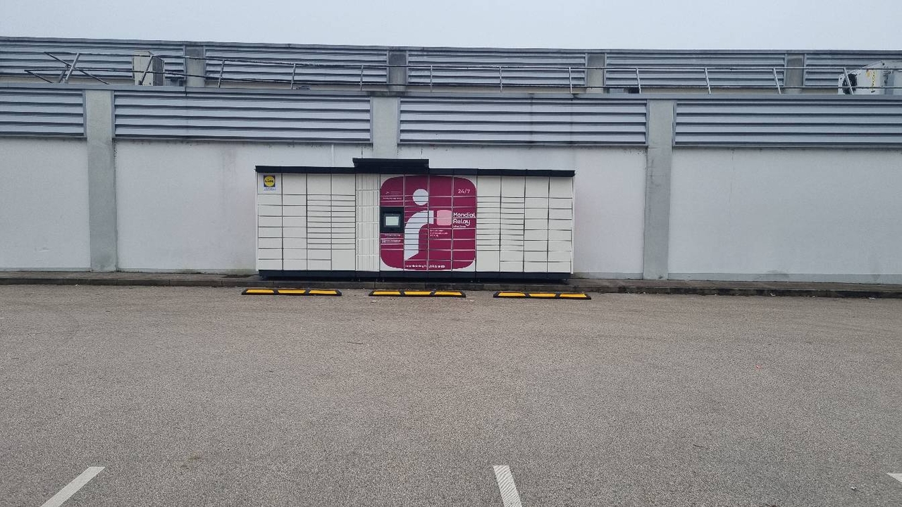 Locker 24/7 Lidl Bracon, 3 Zone d'Activité de Champtave, 39110 Bracon