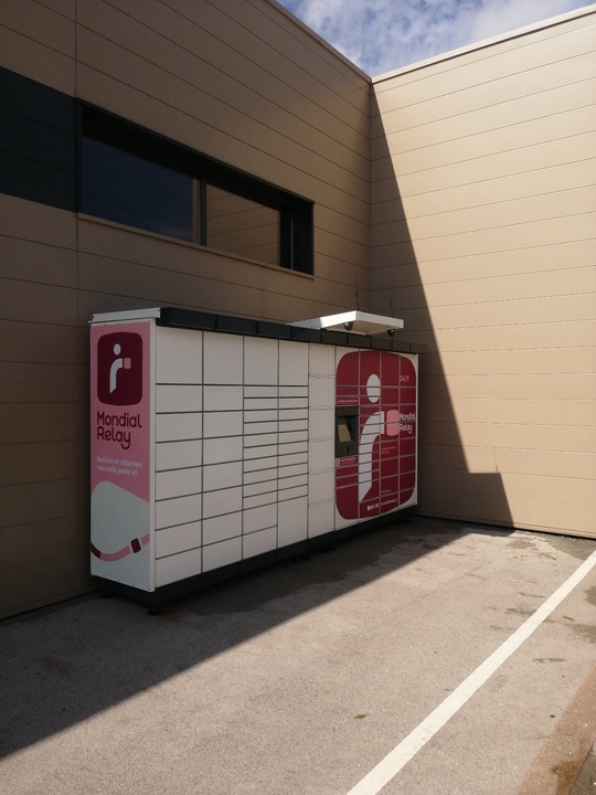 Locker 24/7 Intermarche St Lou, 5000 Les Plantes, 71350 Saint-Loup-Géanges