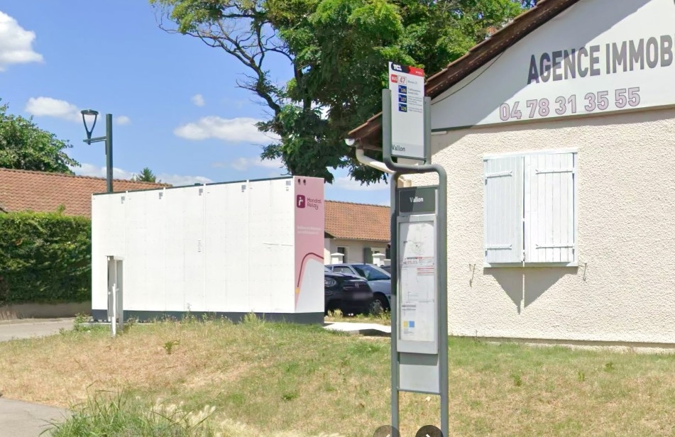 Locker Ivars Immobolier 24/7, 67 67 Route nationale, 69330 Pusignan