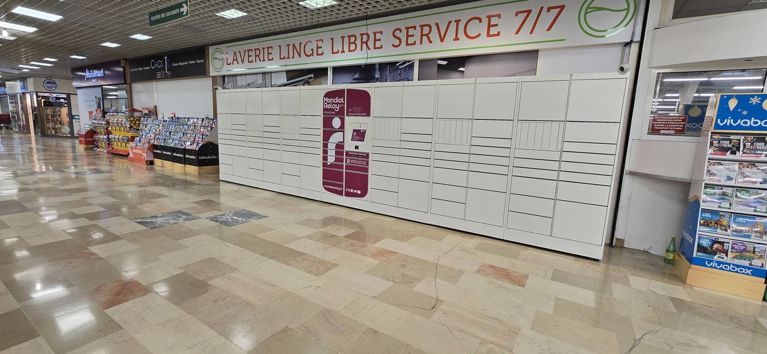 Locker Carrefour Hypermarché 74300 Cluses, 913 24a Rue Nicolas Girod, 74300 Cluses