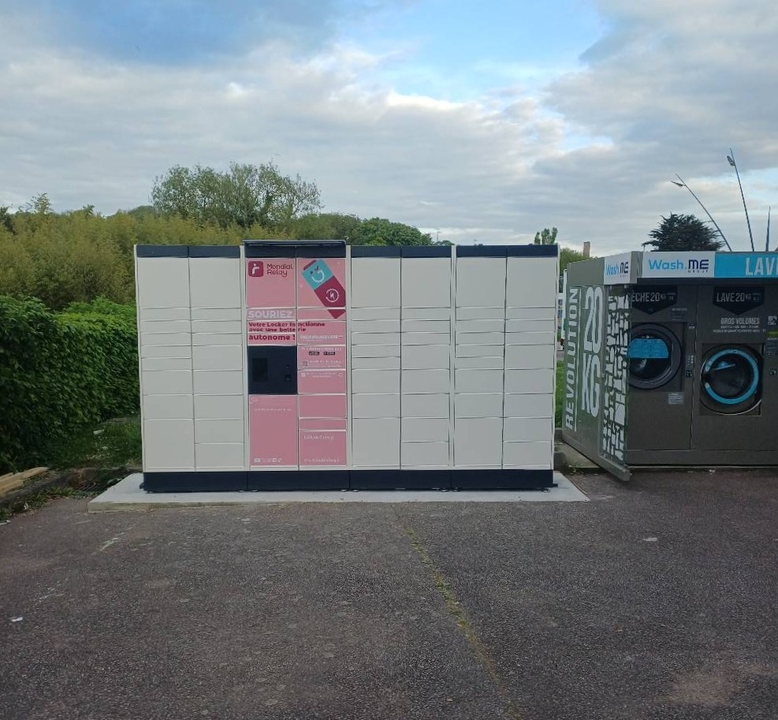 Locker 24/7 Auchan, 2 2 Avenue de Garbsen, 14200 Hérouville-Saint-Clair