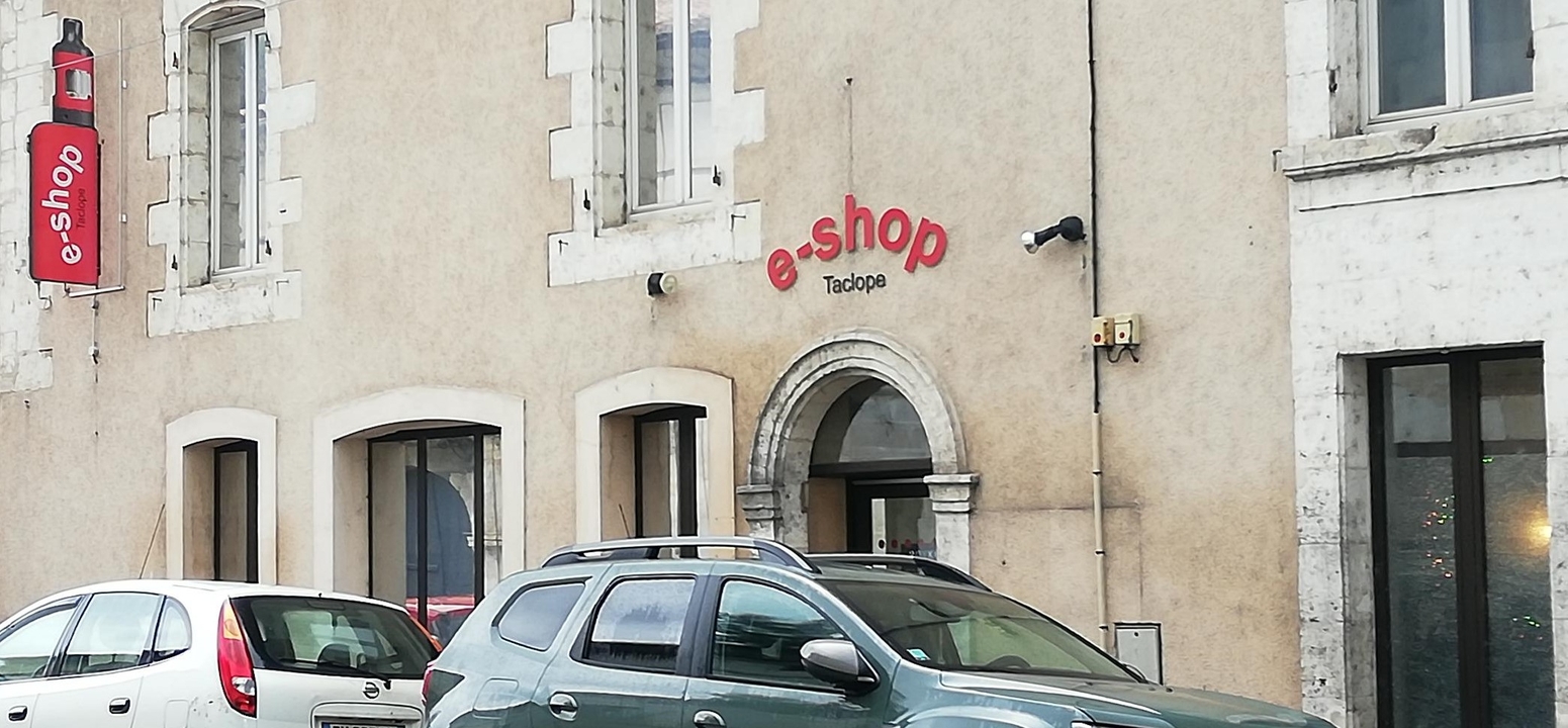 E-Shop Ta Clope Riberac, 54 Bis Rue du 26 Mars 1944, 24600 Riberac