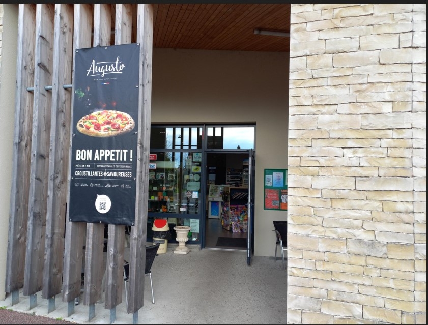Cafe de la Renaissance, 320 Rue Marcel Donettes, 45700 Pannes