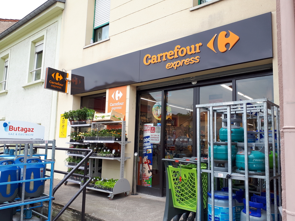 Carrefour Express Carrefour Express, 3 Place de la Halle, 57970 Koenigsmacker