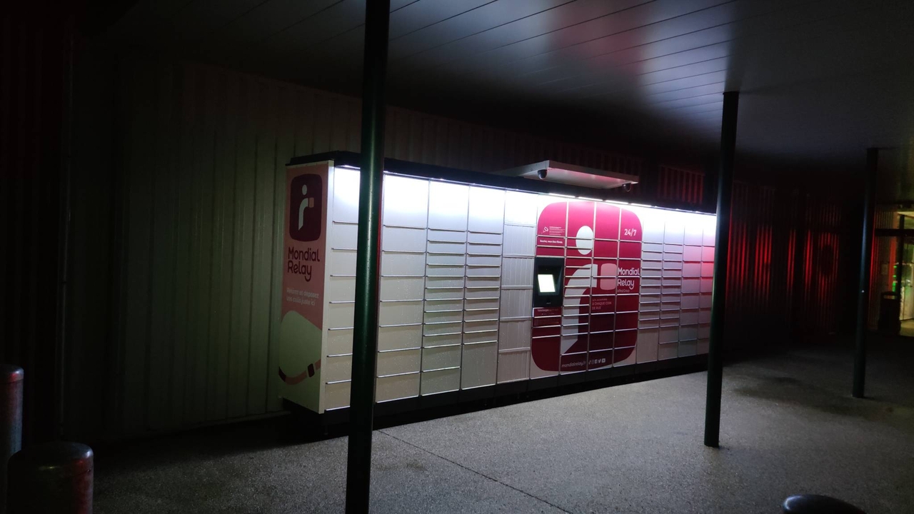 Locker 24/7 Carrefour Contact 29360 Clohars-Carnoët, Rue de Lorient, 29360 Clohars-Carnoët