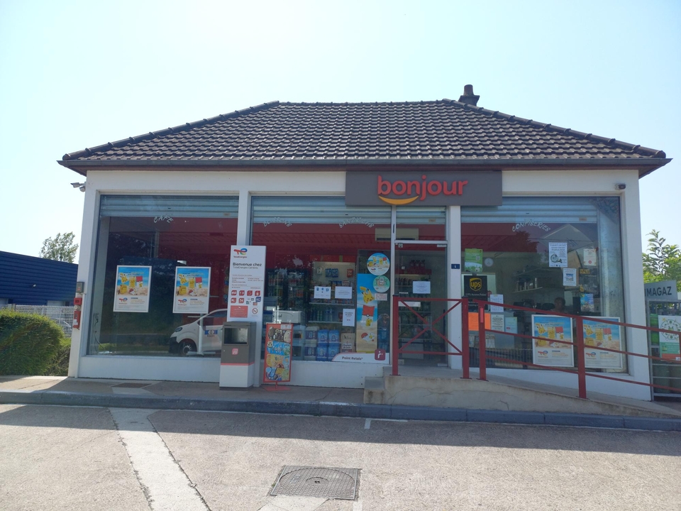 Relais des Carrieres Garage Cruchet, D976, 41400 Saint-Georges-sur-Cher
