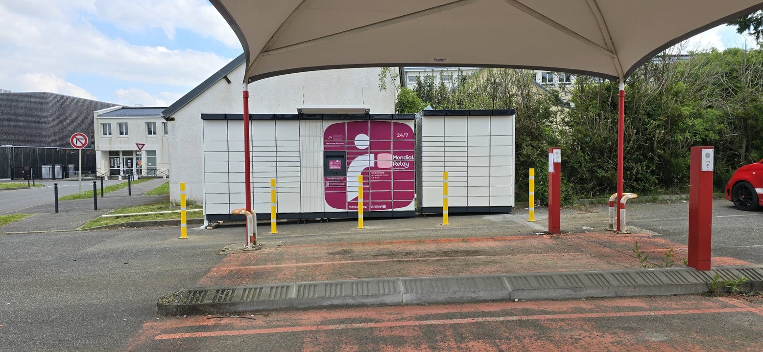 Locker 24/7 Intermarche Courtenay, 9 9 Rue des Pâtureaux, 45320 Courtenay