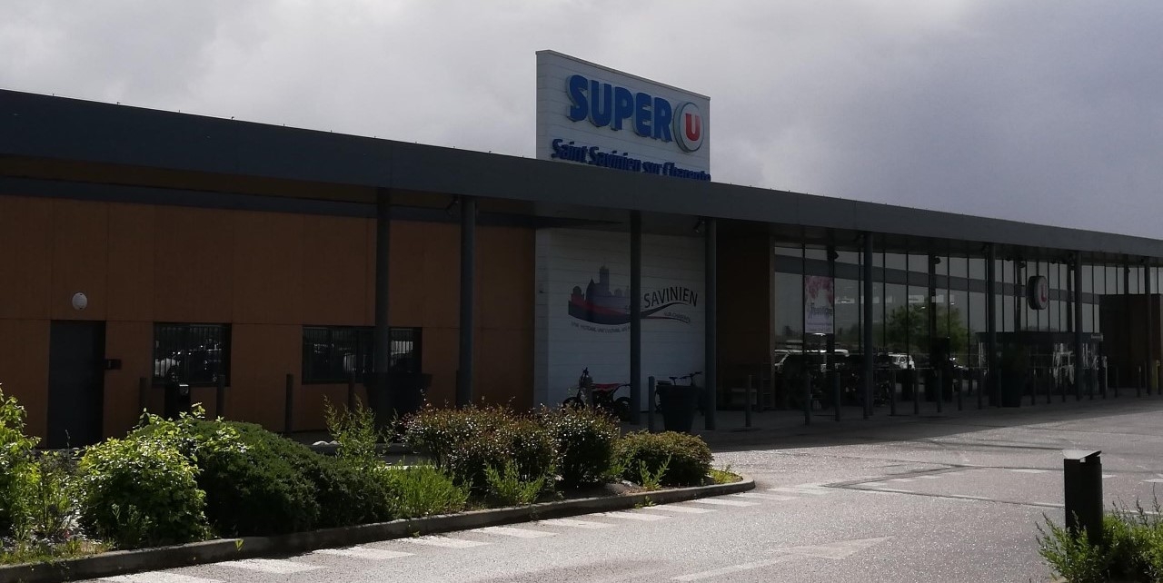 Super U, 2 Rue Fond Boulet, 17350 Saint-Savinien