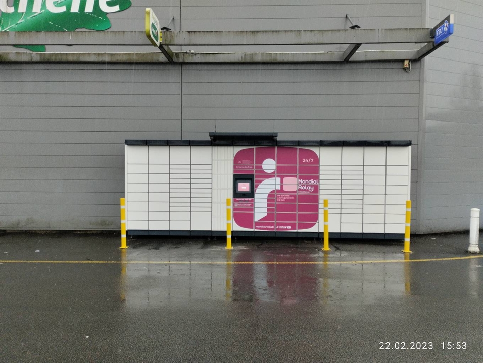Locker 24/7 Parking Carrefour St Julien, centre commercial Du Chene D37, 44450 Saint-Julien-de-Concelles