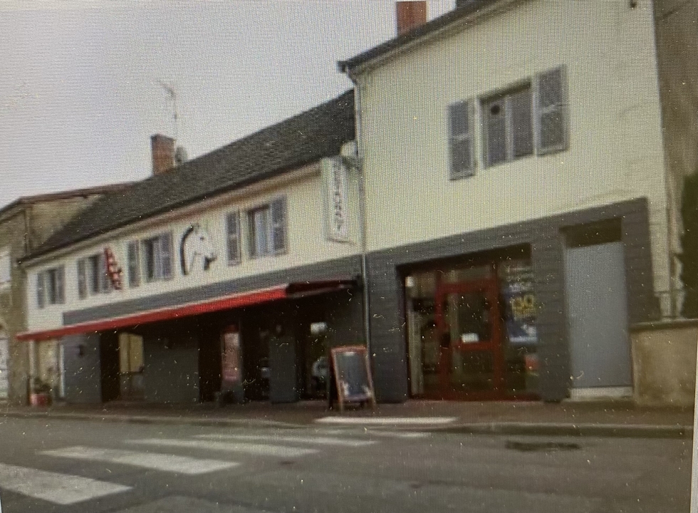 Le Cheval Blanc, 54 Rue Lamartine, 71800 La Clayette
