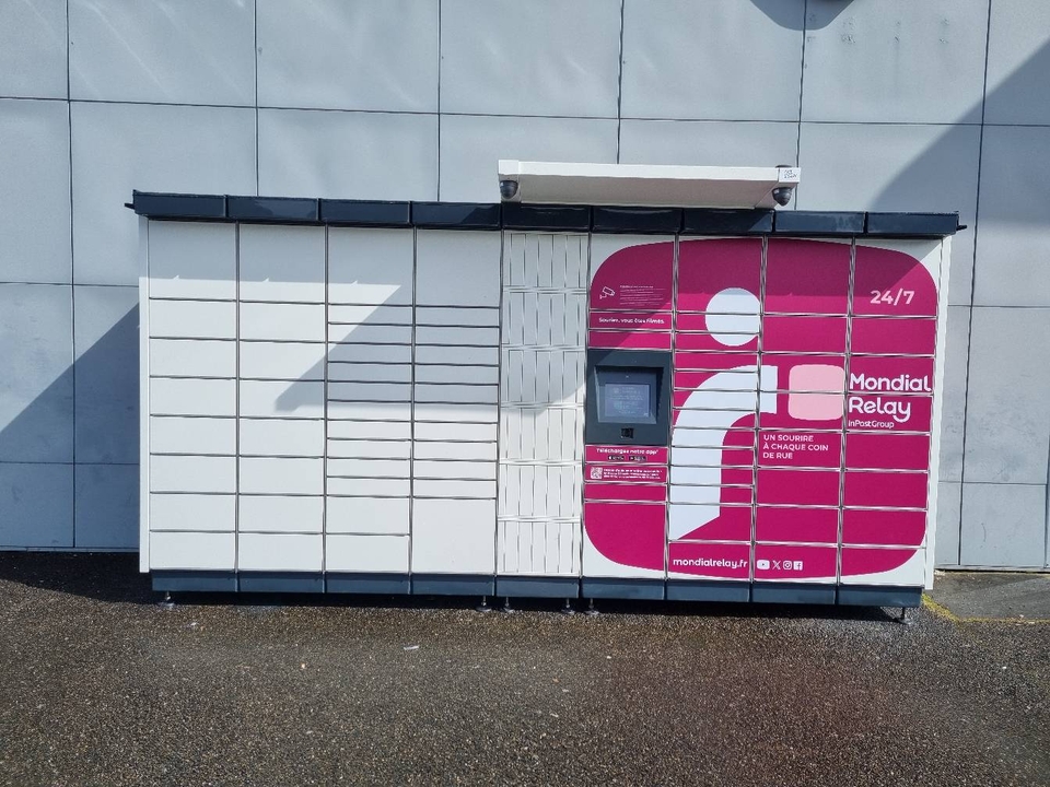 Locker 24/7 Carrefour St Sever, 17 Avenue du Tursan, 40500 Saint-Sever