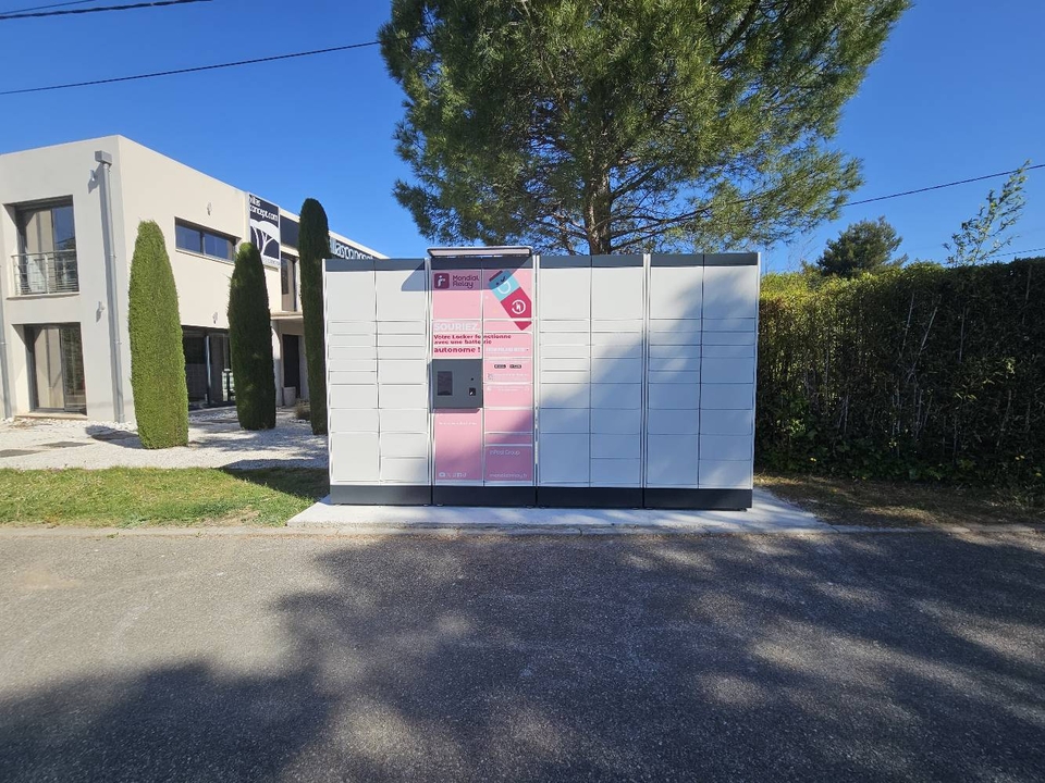 Locker 24/7 Agence Provence Concept Projets, 383 383 Chemin De La Bartavelle, 13300 Salon-de-Provence