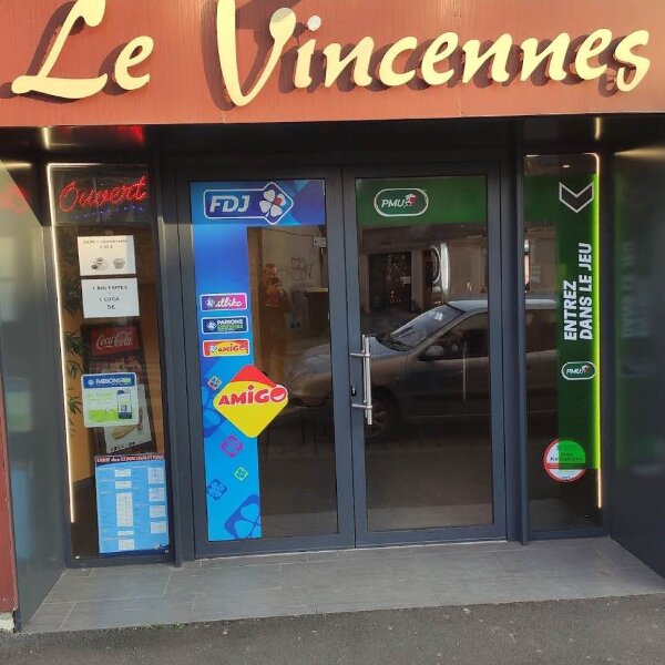 Le Vin Scenes, 4 Avenue de Park Nevez, 22300 Lannion