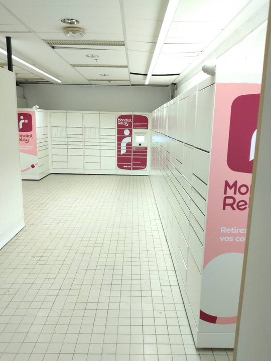 Locker Carrefour Les Ulis, CC Les Ulis 2, D35,, 91940 Les Ulis