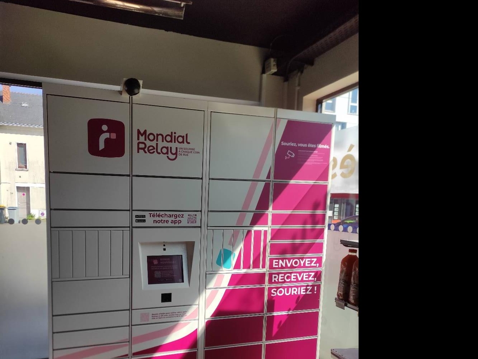 Locker Casino Rte de Vannes Nantes, 41 43 Route de Vannes, 44100 Nantes