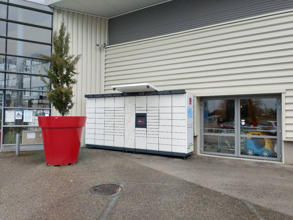 Locker 24/7 Super U St Amour, 2 2 Avenue de Franche Comté, 39160 Saint-Amour