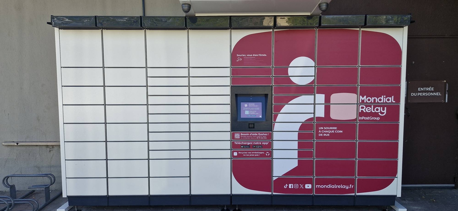 Locker Carrefour Market, 7 1 Bis Place Jean Monnet, 38640 Claix