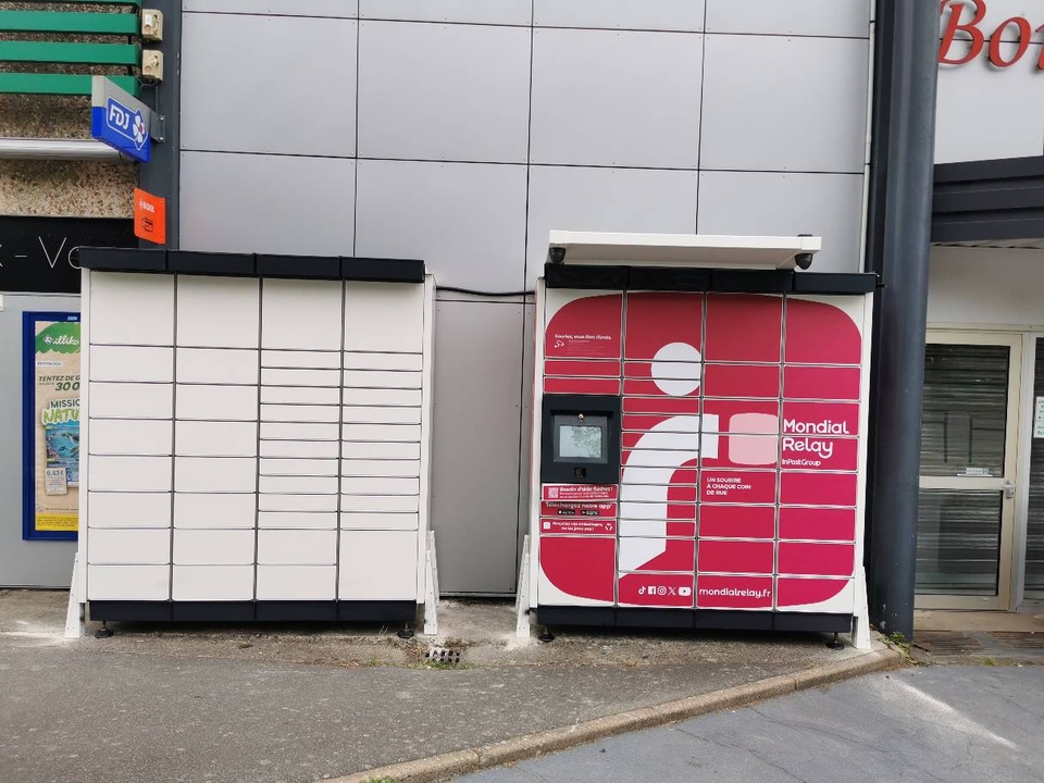 Locker 24/7 Carrefour Contact Cc Bourgchevreuil 35510 Cesson-Sévigné, 50 50 Boulevard des Métairies, 35510 Cesson-Sévigné