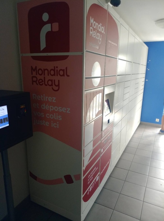 Locker Ma Laverie Automatique Ste Pazanne, 8 7 Place de Retz, 44680 Sainte-Pazanne
