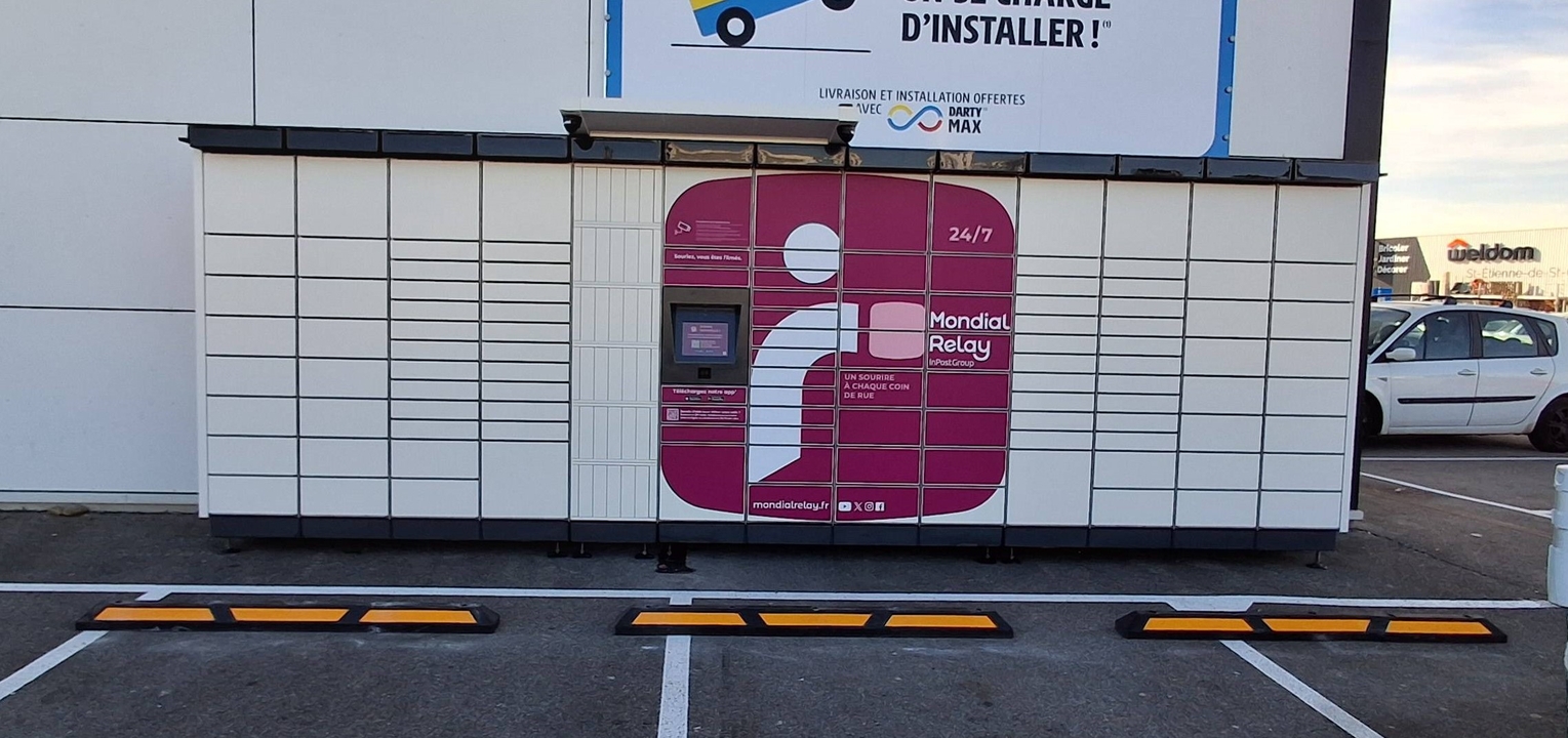 Locker 24/7 Darty 38590 St Etienne de St Geoirs, 2 2 Rue Pierre Poncet, 38590 Saint-Étienne-de-Saint-Geoirs
