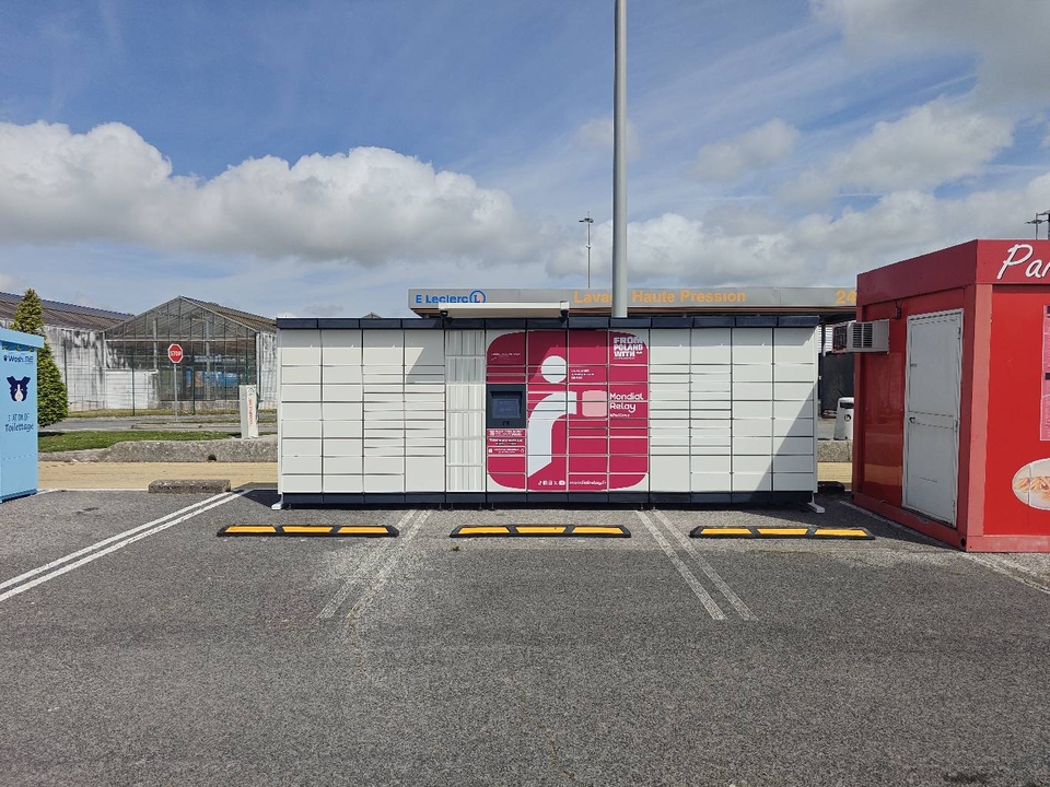 Locker 24/7 Centre Leclerc, D619 Centre Commercial la Belle Idee, 10100 Romilly-sur-Seine