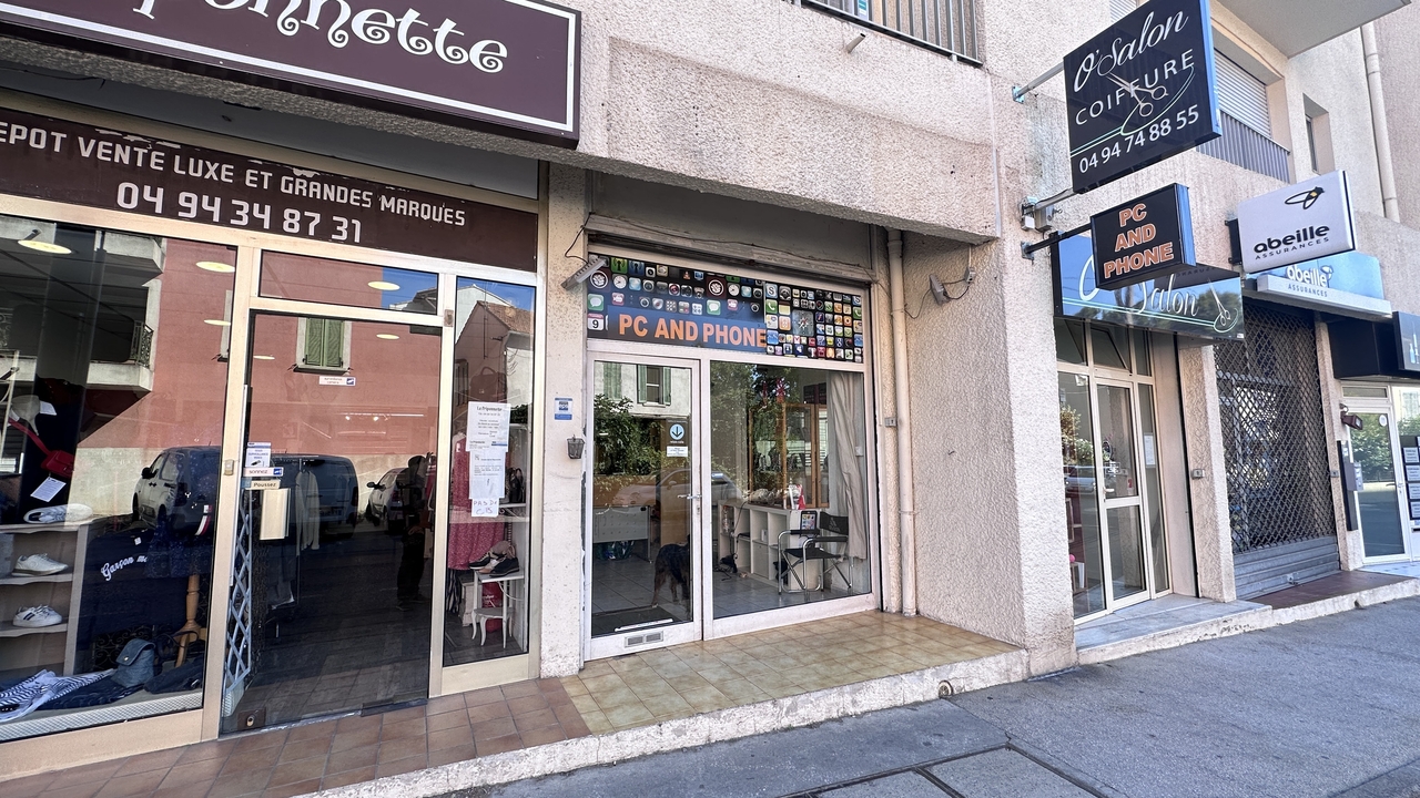 Pc And Phone, 122 Avenue Joseph Raynaud, 83140 Six-Fours-les-Plages
