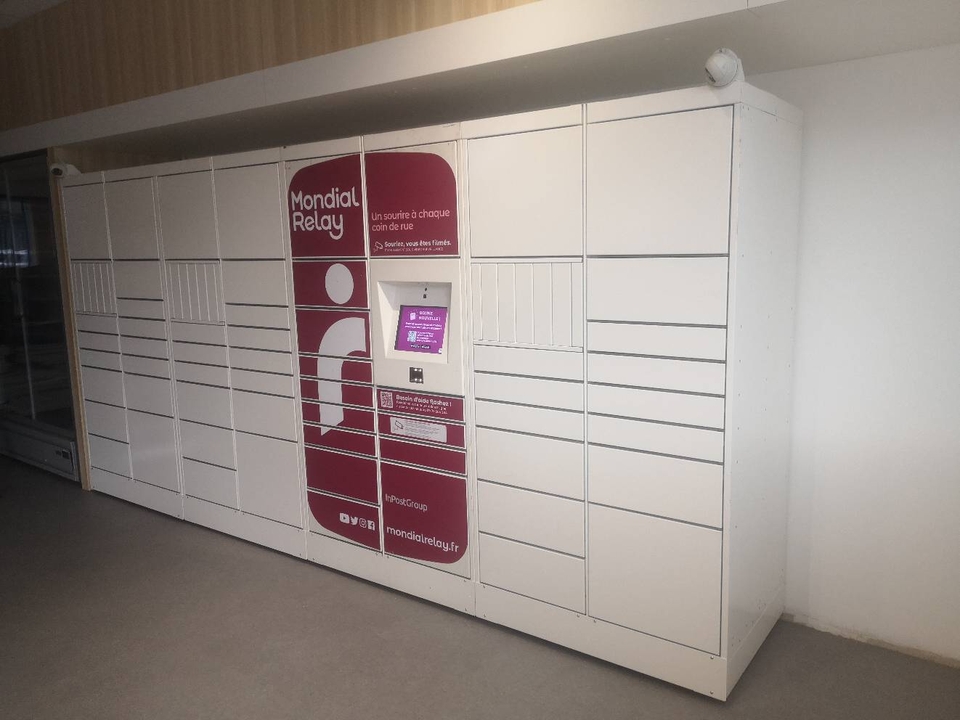 Locker Drive Pieton E.leclerc Carnot Nantes, 12 12B Avenue Carnot, 44000 Nantes