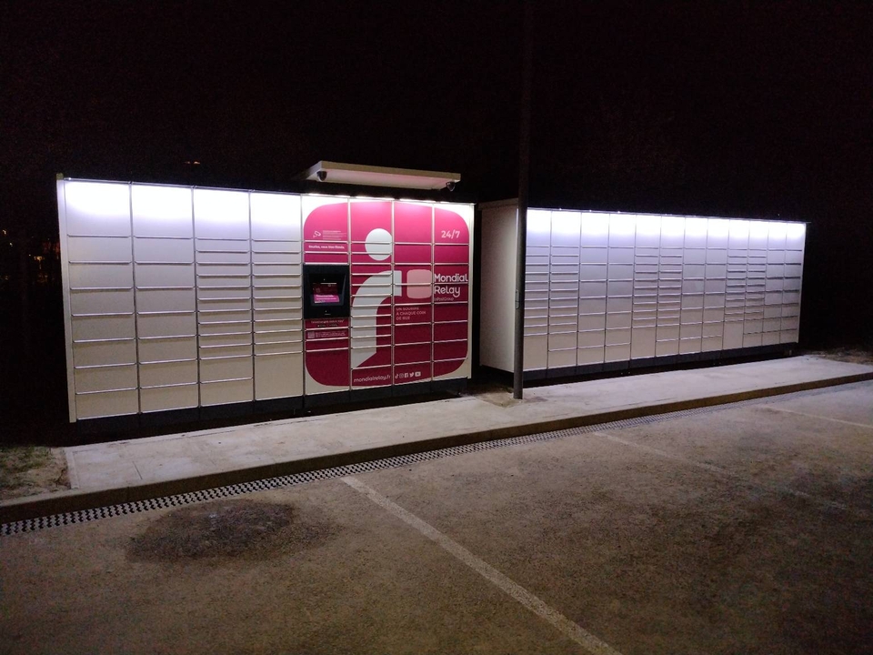 Locker 24/7 Carrefour Market Grésy-sur-Aix, 136 136 Rue des Allobroges, 73100 Grésy-sur-Aix