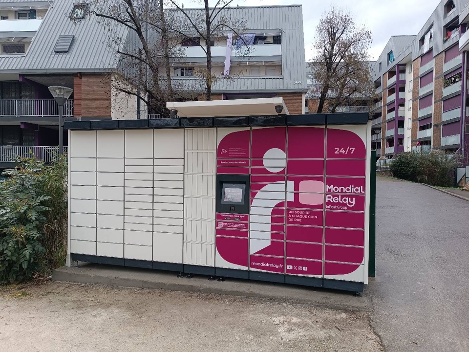 Locker 24/7 Res Station Ponsard 38100 Grenoble, 12 13 Chemin du Chapitre, 38100 Grenoble
