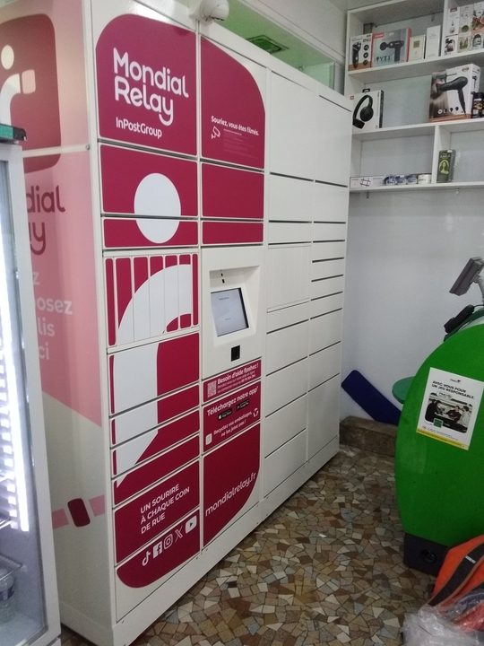 Locker Julia Presse Jeux, 202 202 Rue Jean Jaurès, 94700 Maisons-Alfort