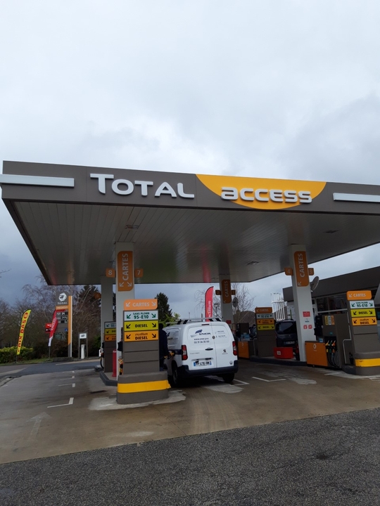 Total Acces Saint Etienne du Rouvray, 63 Avenue des Canadiens, 76800 Saint-Étienne-du-Rouvray