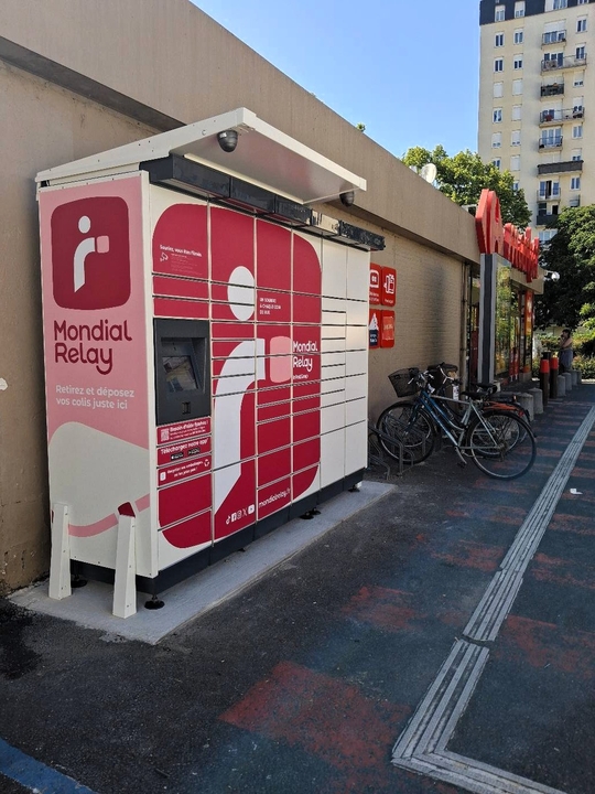 Locker 24/7 Carrefour Market, 13 13 Rue Du 501eme Ri, 37000 Tours