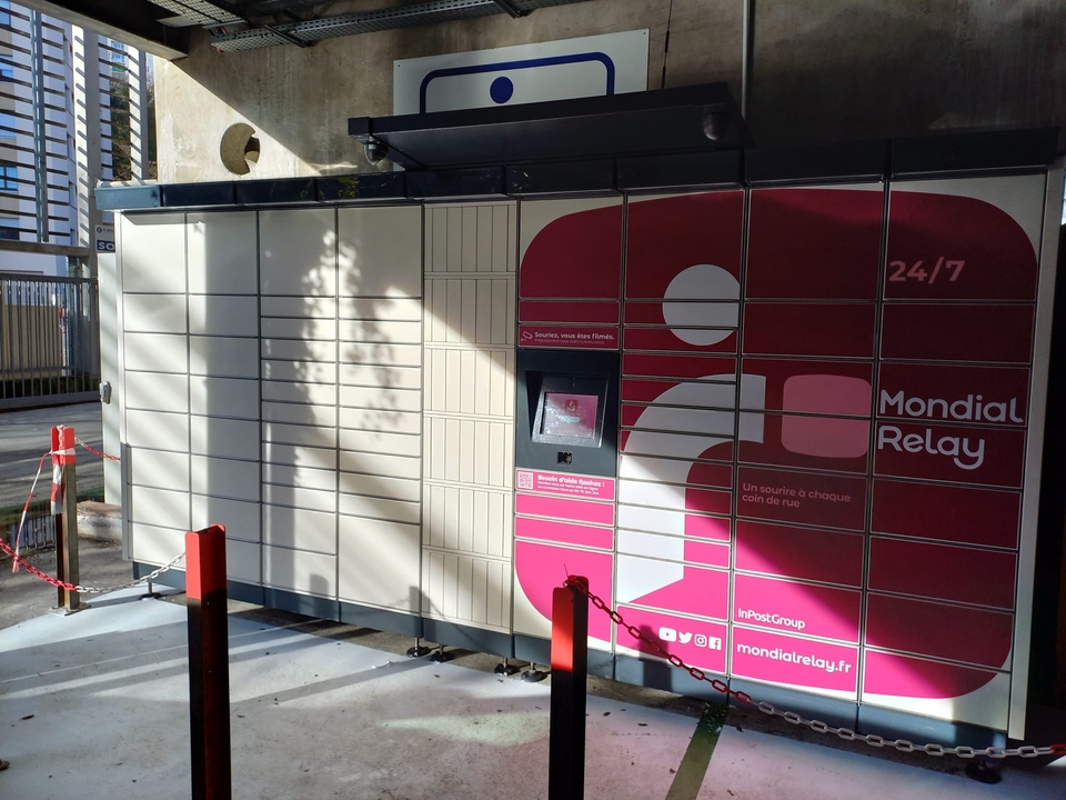 Locker Leclerc Lyon, 90 90 Avenue Barthélémy Buyer, 69009 Lyon