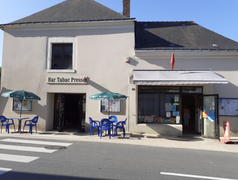 AUBERGE SAINT PIERRE Meigne le vicomte, 2 Rue du Commerce, 49490 Noyant Villages