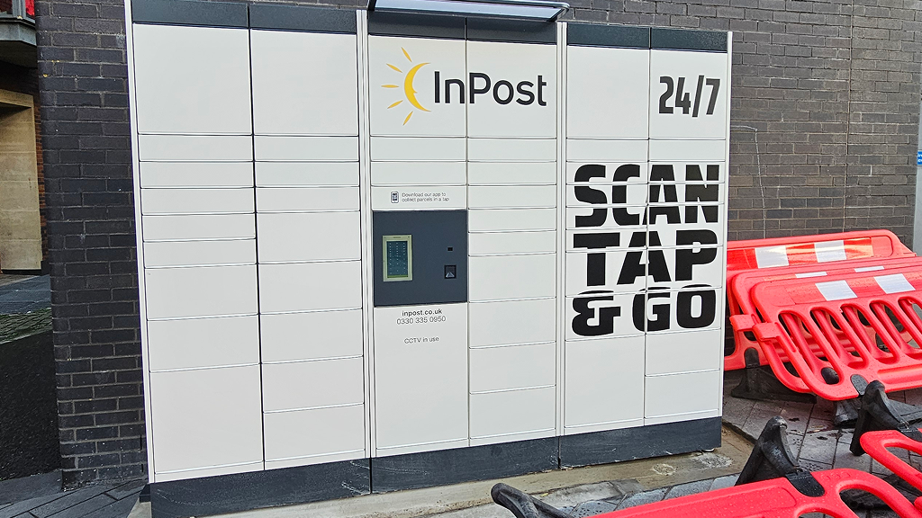 Foto del casillero de InPost: InPost UK00266109