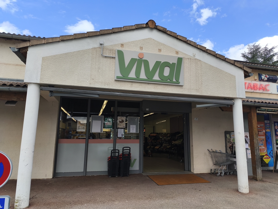 Vival, 7 Place du Marché aux Cerises, 07200 Saint-Privat