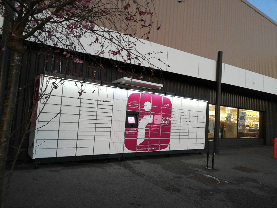Locker 24/7 Intermarché 27110 Le Neubourg, 37 37 Avenue de la Libération, 27110 Le Neubourg