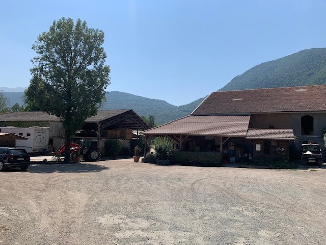 Club Hippique des 4 Fers, 964 Route de la Commanderie, 38220 Notre Dame de Mesage