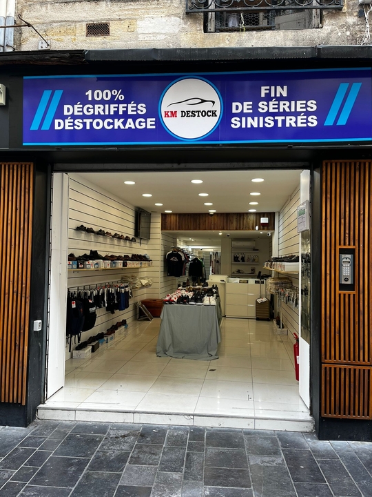 Km Destock, 220 Rue Sainte Catherine, 33000 Bordeaux