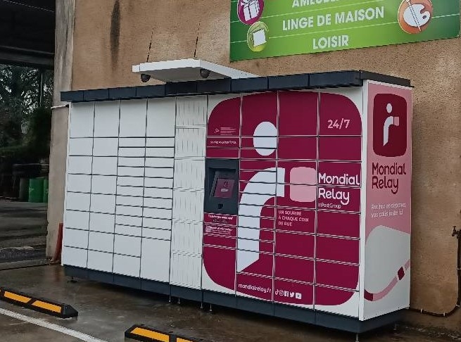 Locker 24/7 Bazarland St Geniez d Olt, 58 58 Avenue d'Espalion, 12130 Saint Geniez d'Olt et d'Aubrac