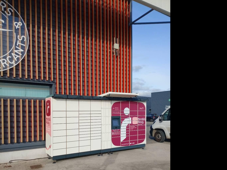Locker 24/7 Intermarche Super 01630 Peron, ZA du, 01630 Péron