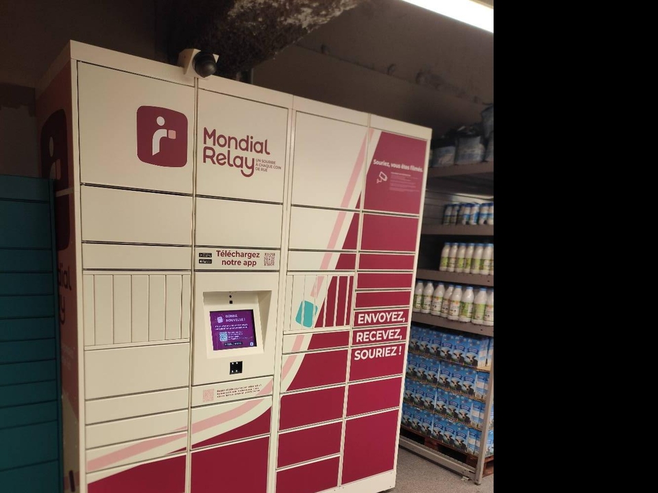 Locker Franprix Rue Condamine 75017 Paris, 24 24 Rue la Condamine, 75017 Paris