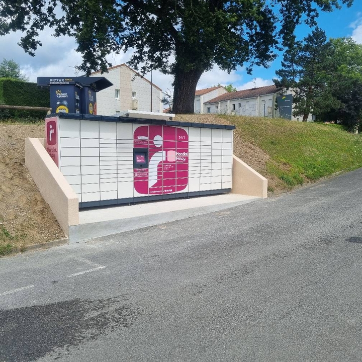 Locker 24/7 Gymnase Route du Vigen Boisseuil, 7 Route du Vigen, 87220 Boisseuil