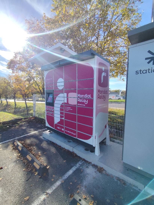 Locker 24/7 Stations-E France Pare-brise 58200 Cosne-Cours-Sur-Loire, 84 84 Avenue du 85, 58200 Cosne-Cours-sur-Loire