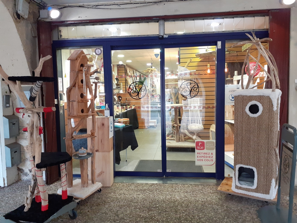 Le Showroom des Createurs, 12 Place de la République, 33410 Cadillac SUR GARONNE