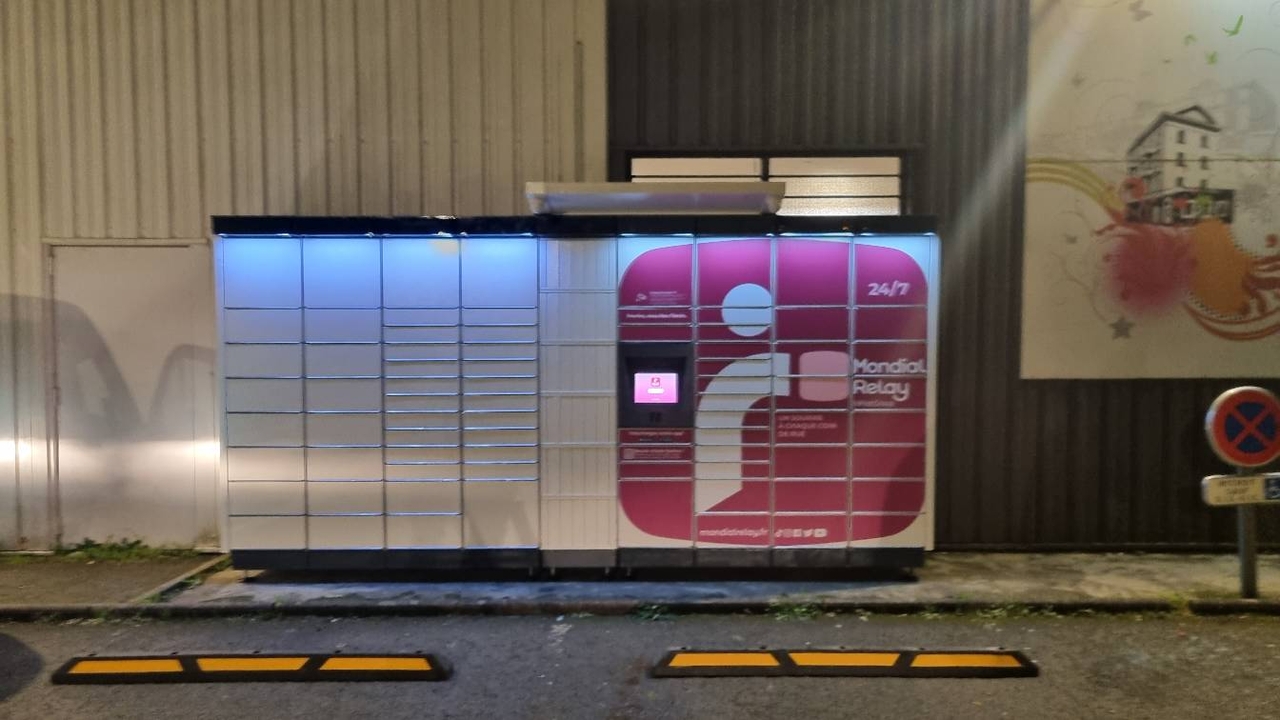 Locker 24/7 Carrefour Vern d'Anjou, 54 54 Av Rue du Commerce, 49220 Erdre-en-Anjou
