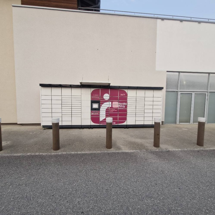 Locker 24/7 Auchan Crest, 18 Rue Commandant Hélie Denoix de Saint Marc, 26400 Crest