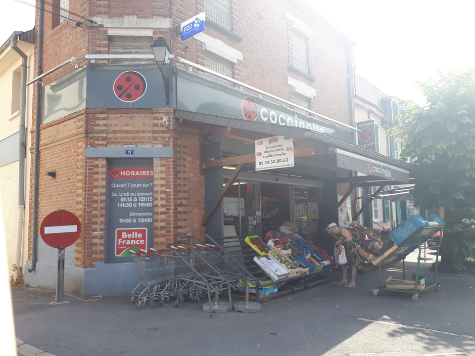 Coccinelle Express, 17 Place Aristide Briand, 08460 Signy l Abbaye