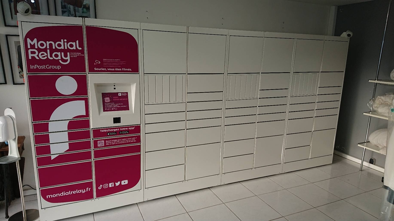 Locker Retouche Plus 77330 Ozoir-La-Ferriere, 10 12 Avenue Auguste Hudier, 77330 Ozoir-la-Ferrière